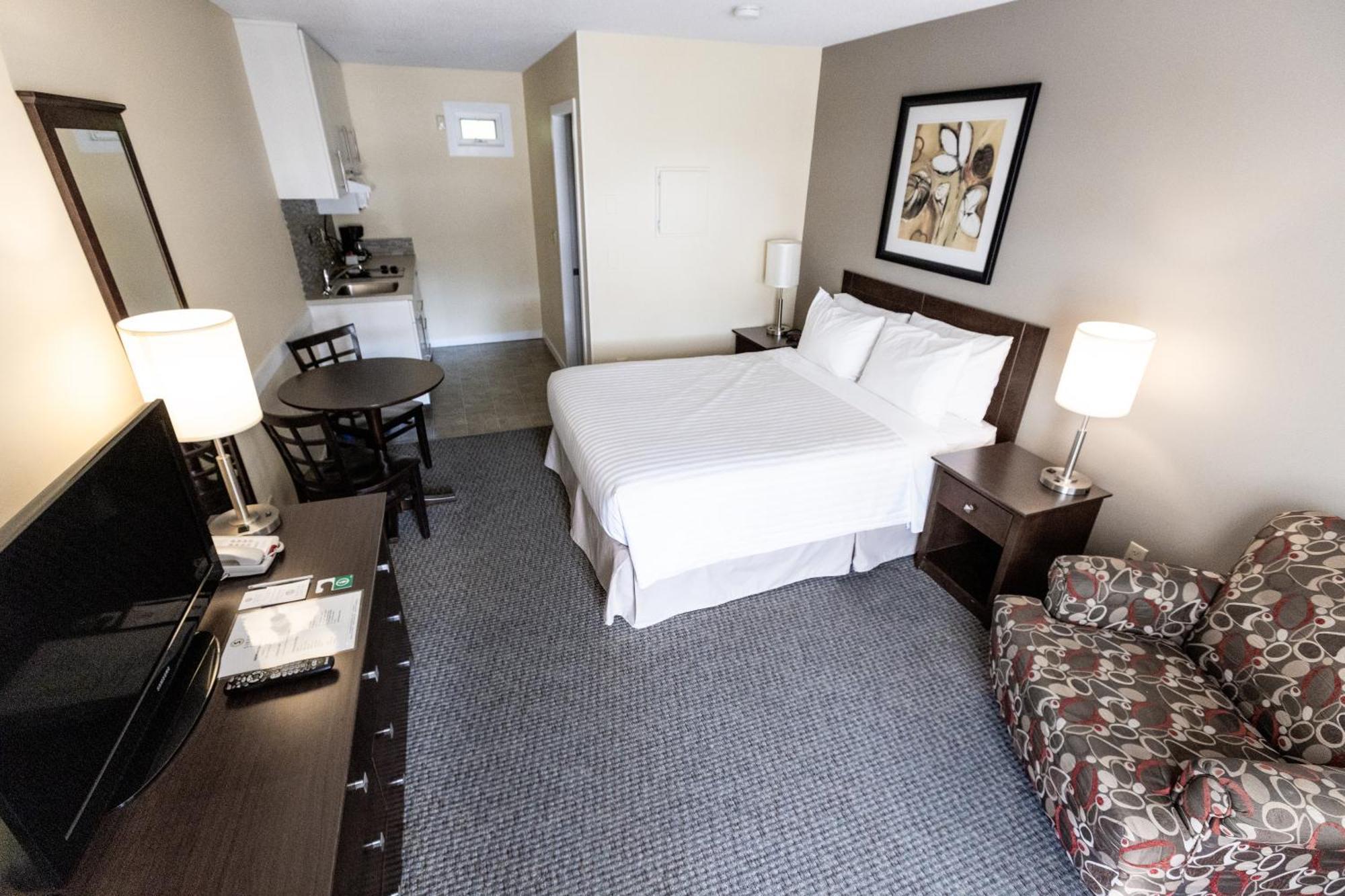 Siesta Suites Келоуна Экстерьер фото