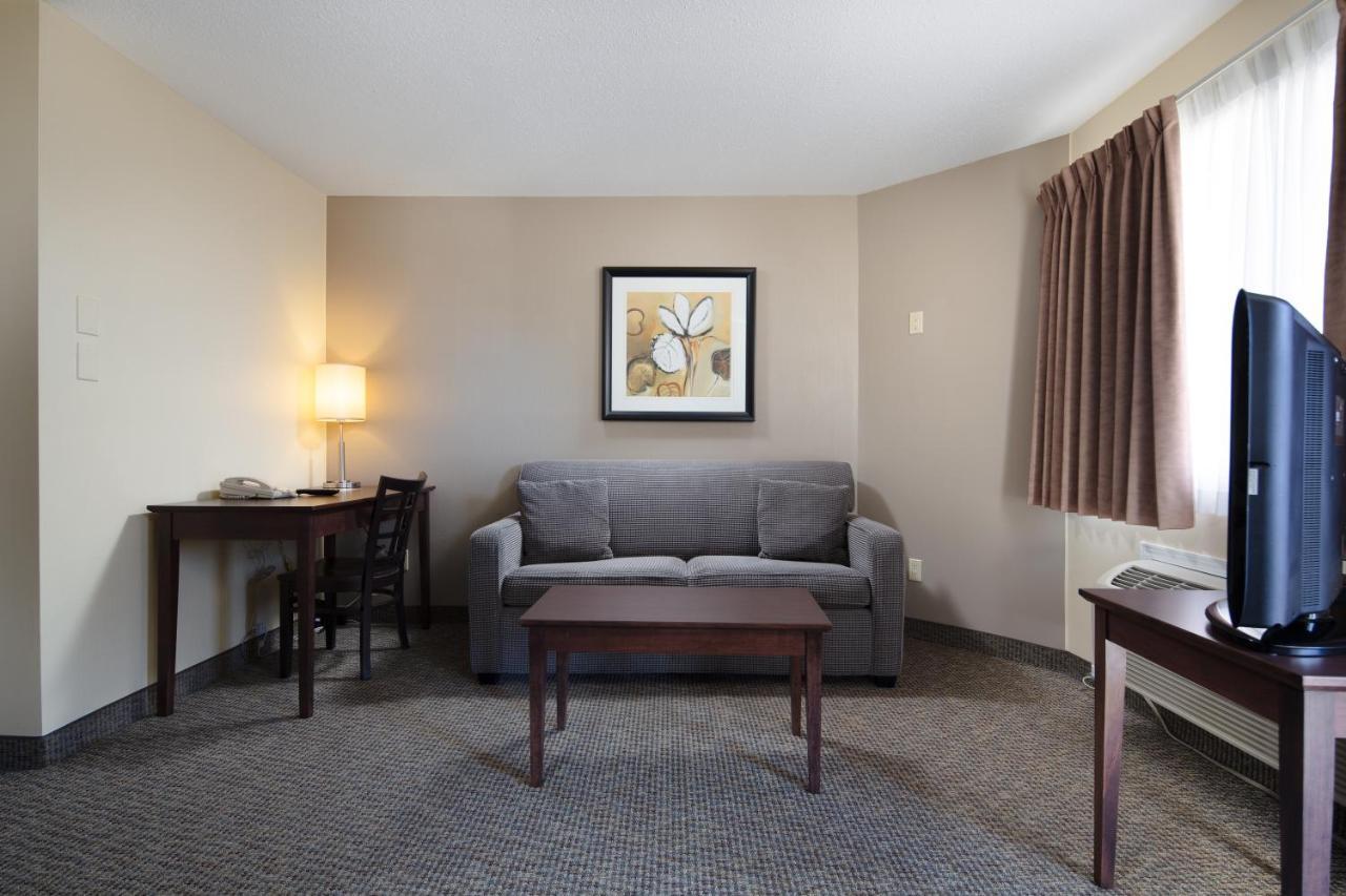 Siesta Suites Келоуна Экстерьер фото