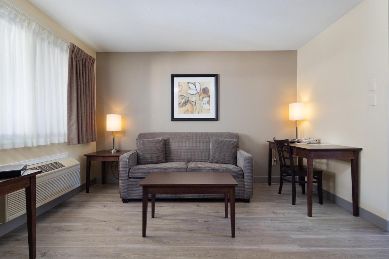 Siesta Suites Келоуна Экстерьер фото
